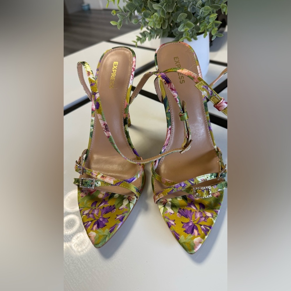 Express Pointed Toe Floral Satin Sandals - Rhinestone Detail - Women's 8 - Picture 10 of 13